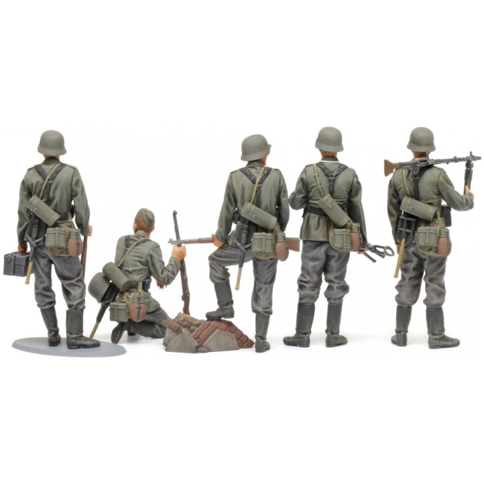 1:35 German Infantry Mid-WWII (5) Tamiya - Image 3