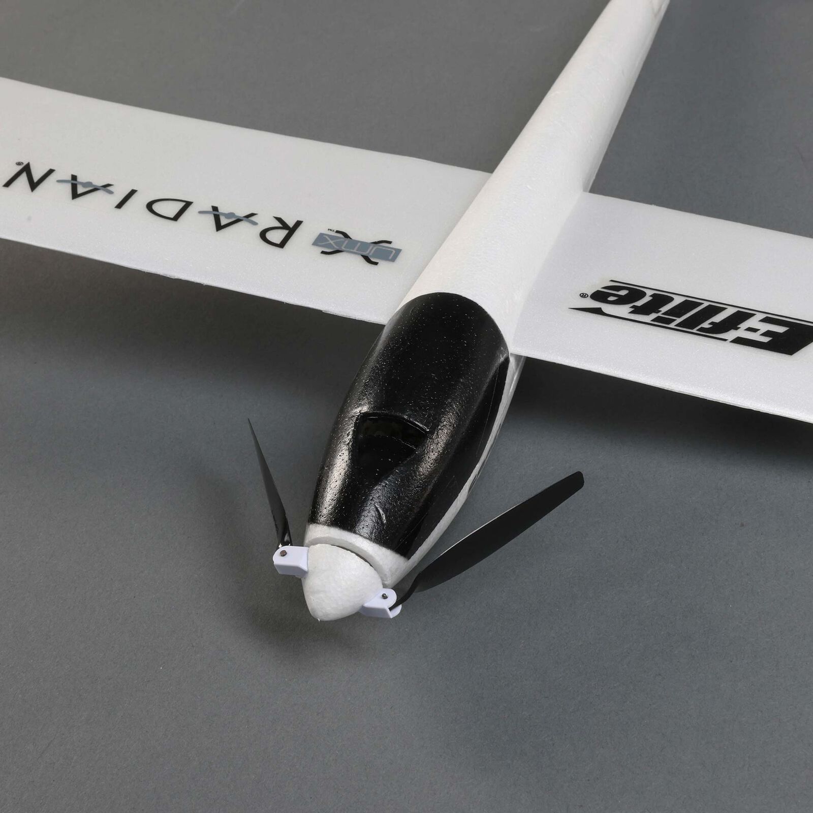 eflu2950-aviao-umx-radian-bnf-basic-as3x-safe-e-flite-rc207.jpg Avião UMX Radian BNF Basic AS3X SAFE E-FLITE - Image 7