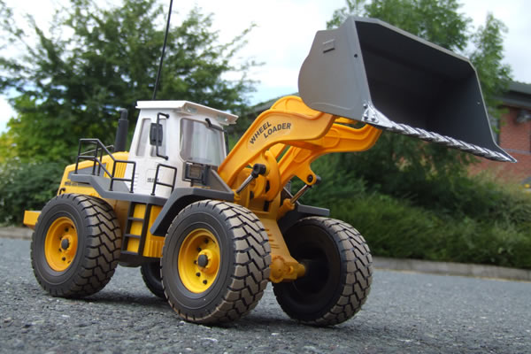 Carregadora Full-Function Wheeled Loader 1/14 Hobby Engine - Image 7
