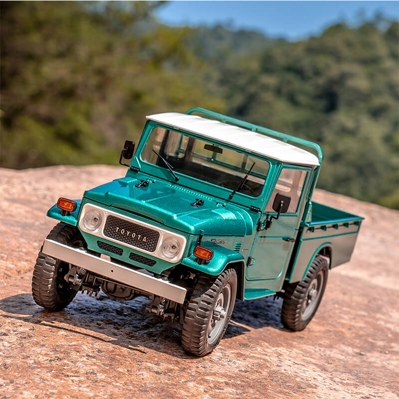 fms11203rtrgn-crawler-112-toyota-fj45-pickup-truck-rtr-green-fms (4) Crawler 1/12 TOYOTA FJ45 Pickup Truck RTR Green FMS - Image 5